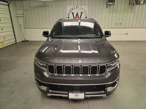 Used 2025 Jeep Wagoneer L Series II w/ 8-pass Seating Package image 12