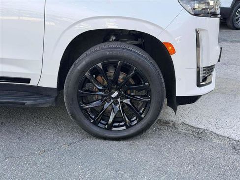 Used 2021 Cadillac Escalade Sport w/ Driver Assist Tech Package image 9