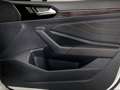 Used 2024 Volkswagen Jetta GLI 40th Anniversary Edition image 25