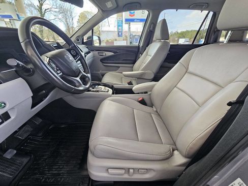 Used 2021 Honda Pilot Touring image 5