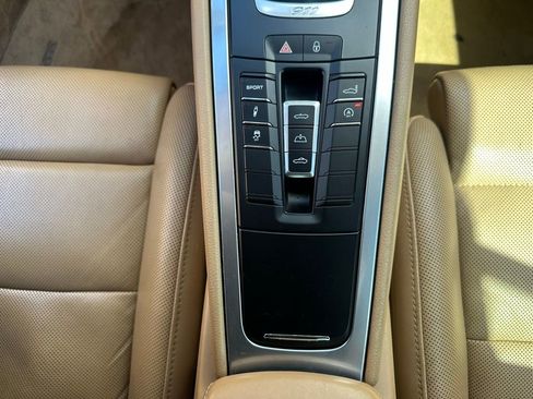 Used 2017 Porsche 911 Carrera RWD image 25