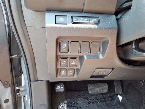 Used 2025 Nissan Frontier PRO-4X AWD/4WD image 16
