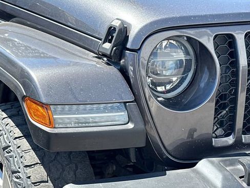 Used 2022 Jeep Gladiator Sport image 10