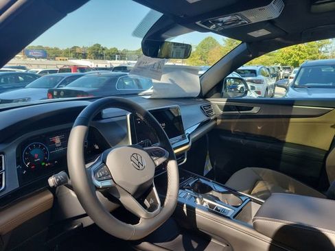 New 2026 Volkswagen Atlas Cross Sport SE FWD image 21