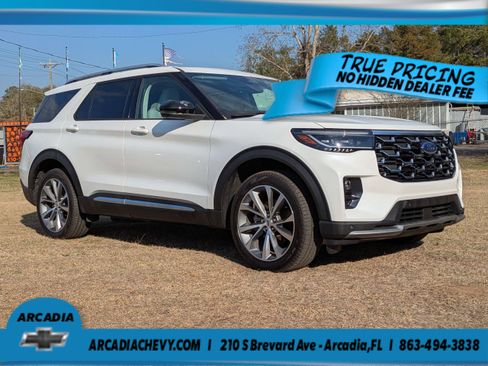 Used 2025 Ford Explorer Platinum w/ Ultimate Package AWD/4WD image 2