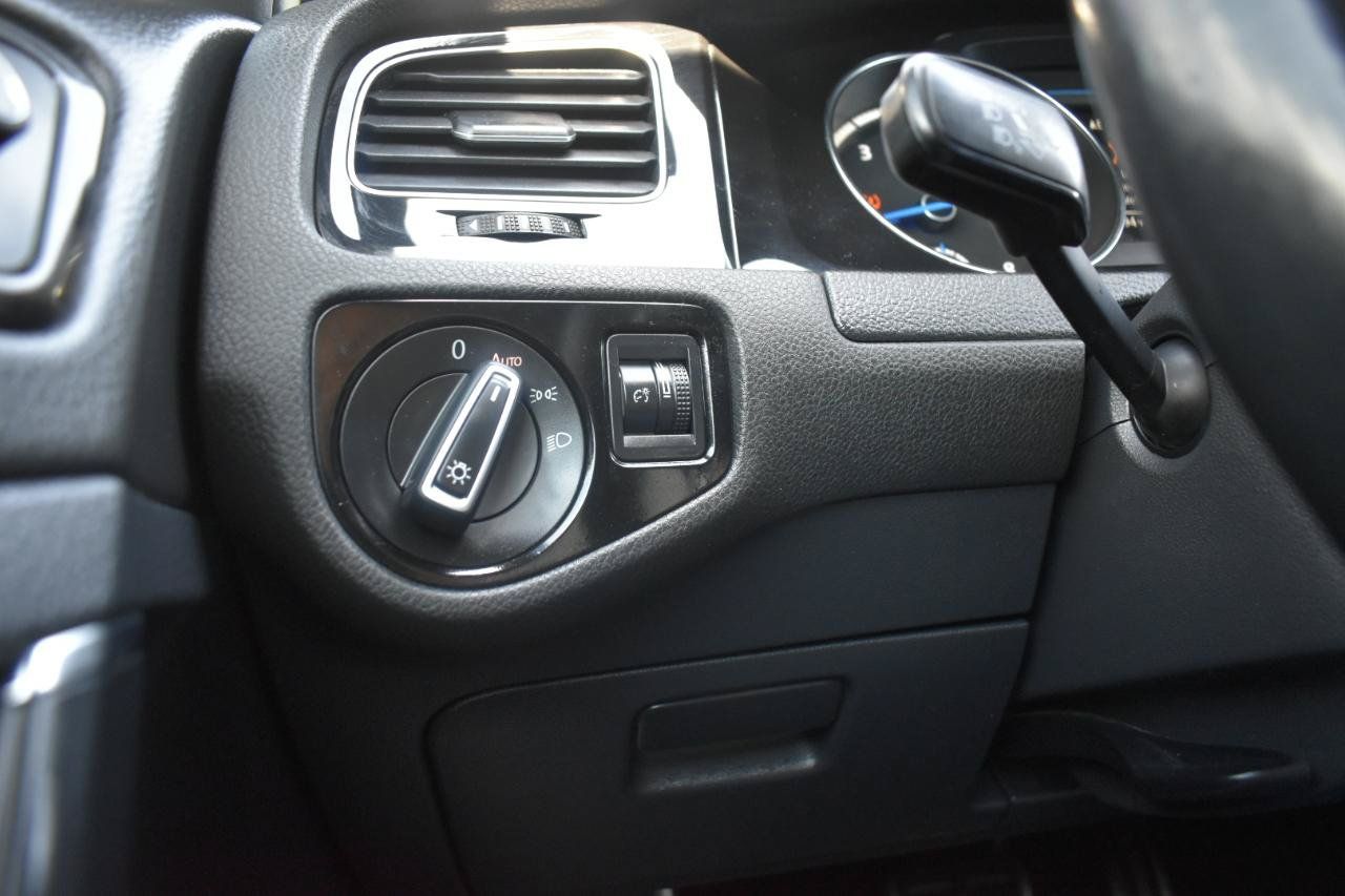Used 2015 Volkswagen Golf R 4-Door AWD/4WD image 42