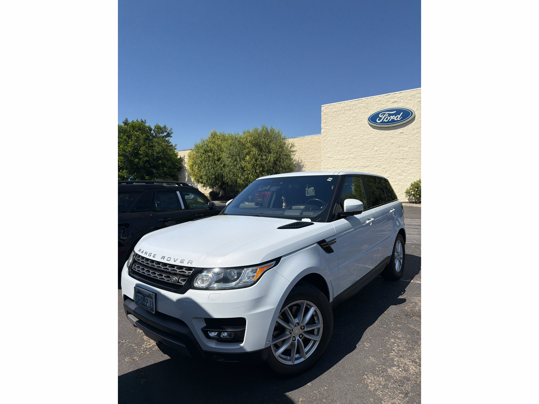 Used 2016 Land Rover Range Rover Sport SE AWD/4WD image 2