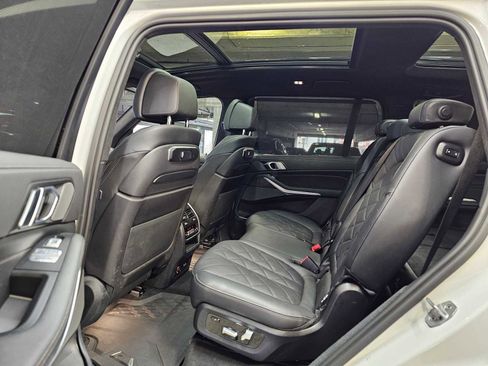 Used 2023 BMW X7 xDrive40i w/ M Sport Package image 26