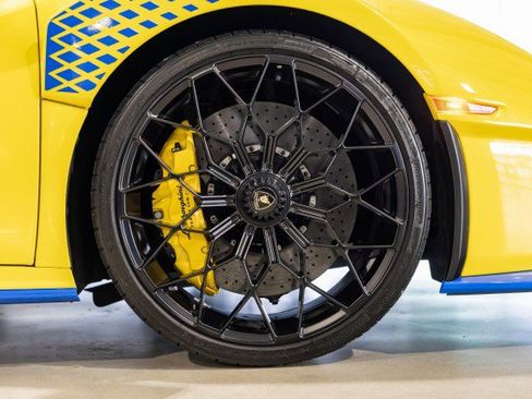 Used 2022 Lamborghini Huracan STO image 27
