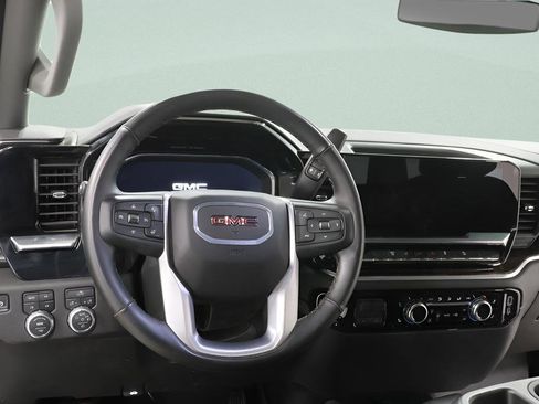Used 2025 GMC Sierra 2500 SLE AWD/4WD image 9