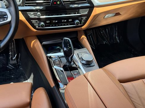 Used 2023 BMW 540i w/ M Sport Package RWD image 25