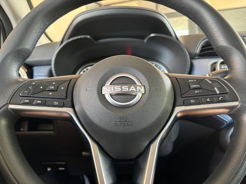 Used 2025 Nissan Versa SV FWD image 25