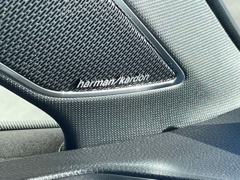 Used 2022 Volkswagen Golf R image 23