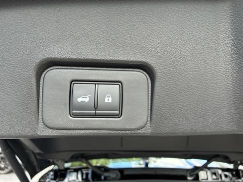 Certified 2026 Nissan Rogue SV AWD/4WD image 14