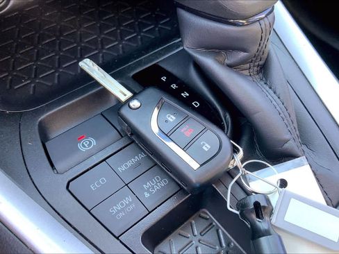 Used 2024 Toyota RAV4 LE image 14