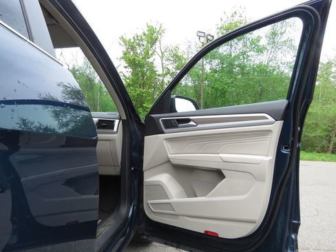 Used 2021 Volkswagen Atlas SEL AWD/4WD image 12