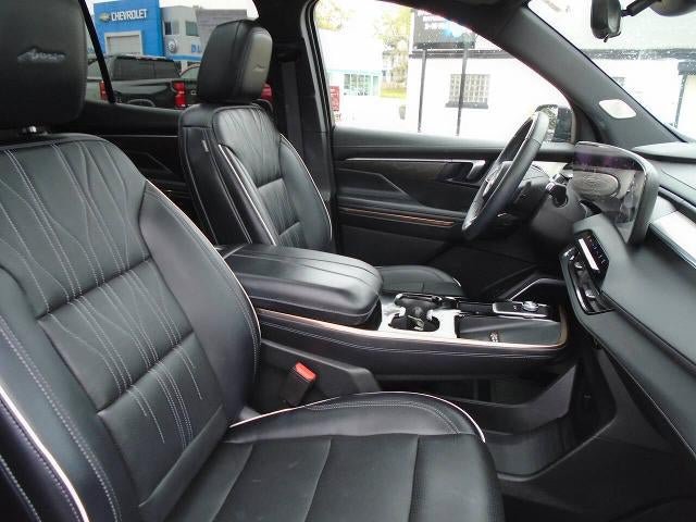Certified 2025 Buick Enclave Avenir w/ Super Cruise Package AWD/4WD image 26