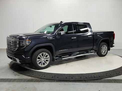 Used 2022 GMC Sierra 1500 Denali AWD/4WD image 3