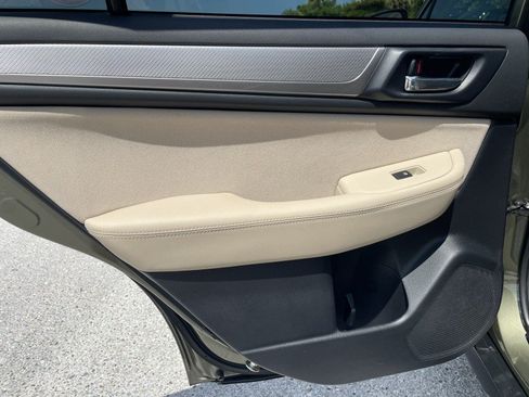 Used 2019 Subaru Outback 2.5i Premium AWD/4WD image 25