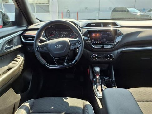 Used 2023 Chevrolet TrailBlazer RS w/ Convenience Package image 11