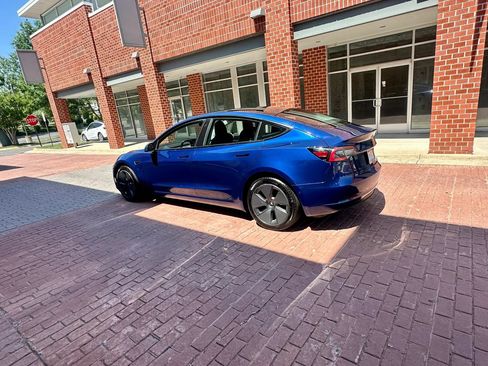 Used 2022 Tesla Model 3 Standard Range RWD image 4