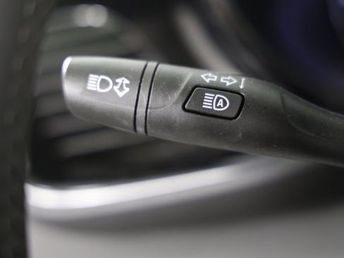 Used 2022 Buick Envision Avenir w/ Technology Package II image 23