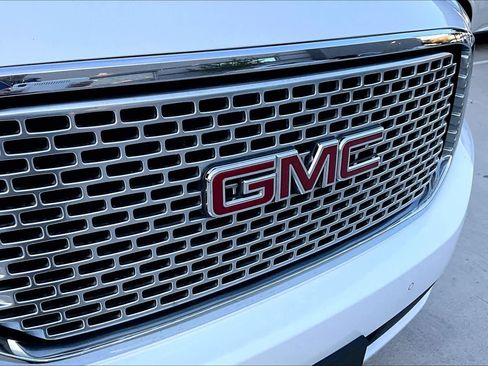 Used 2016 GMC Yukon Denali image 31