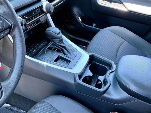 Certified 2020 Toyota RAV4 LE w/ Carpet Mat Package FWD image 16