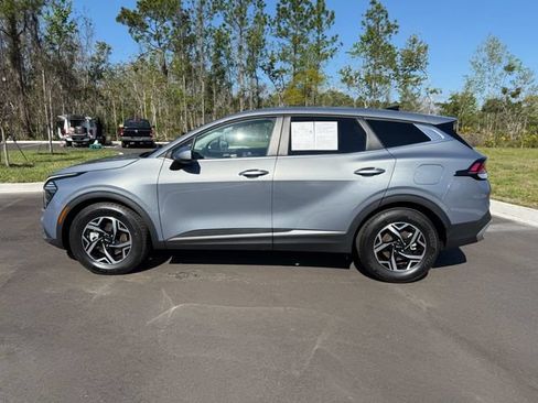 Used 2025 Kia Sportage LX FWD image 2