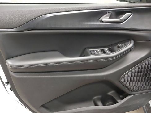 Used 2024 Jeep Grand Cherokee L Laredo image 24