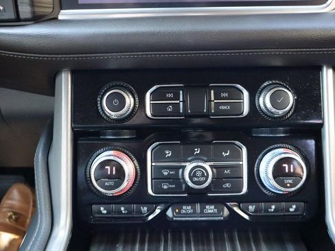 Used 2021 GMC Yukon Denali w/ LPO, Illumination Package AWD/4WD image 17