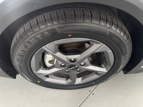 Used 2025 Kia K4 FWD image 9