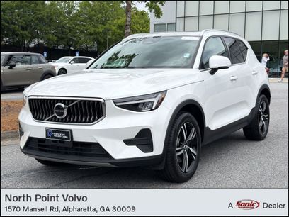 Used 2025 Volvo XC40 B5 Core