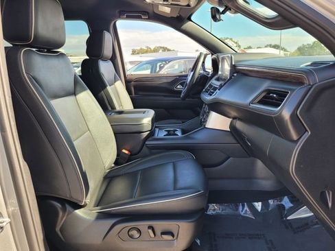 Used 2024 Chevrolet Suburban Premier image 21