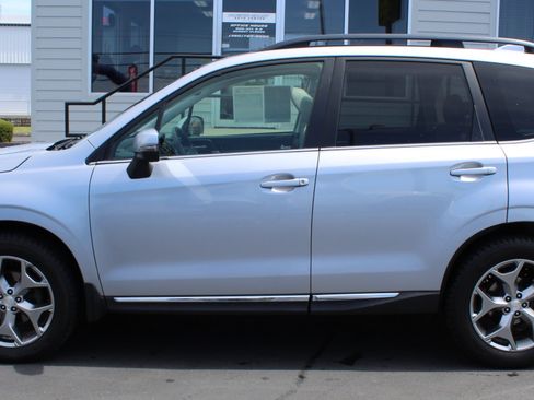 Used 2016 Subaru Forester 2.5i Touring w/ Eyesight & Navigation System AWD/4WD image 3