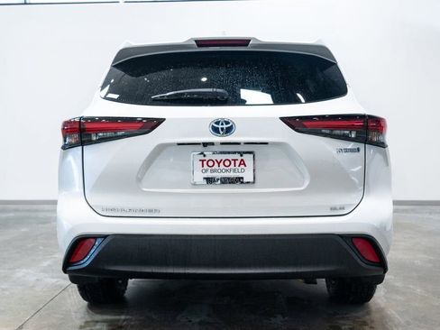 Certified 2024 Toyota Highlander XLE image 7