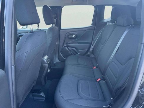 Used 2022 Jeep Renegade Latitude AWD/4WD image 37