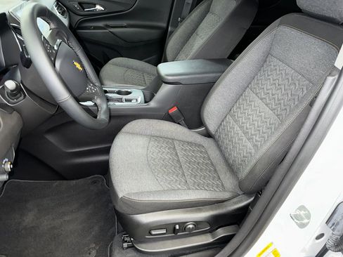 Certified 2024 Chevrolet Equinox LT image 2