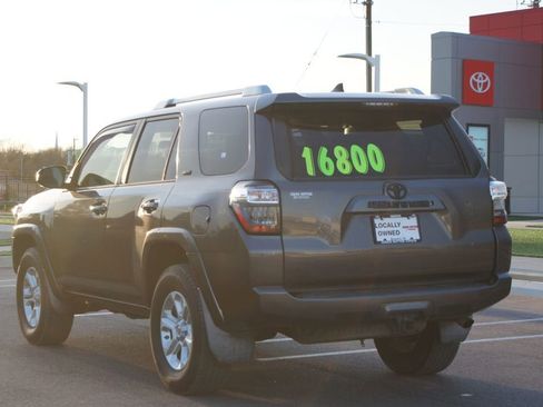 Used 2017 Toyota 4Runner SR5 image 11