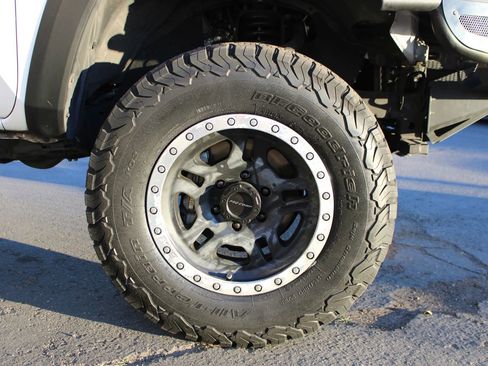 Used 2016 Toyota Tacoma TRD Off-Road image 6