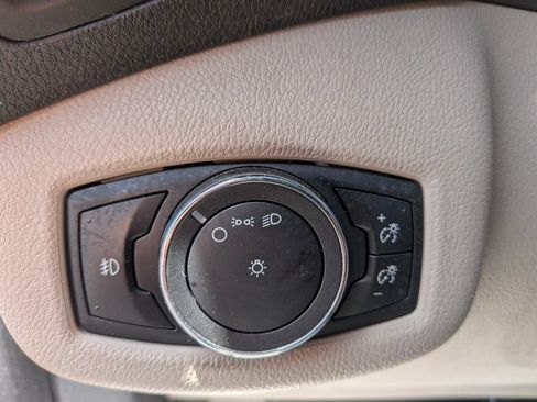 Used 2015 Ford Transit Connect XLT FWD image 21