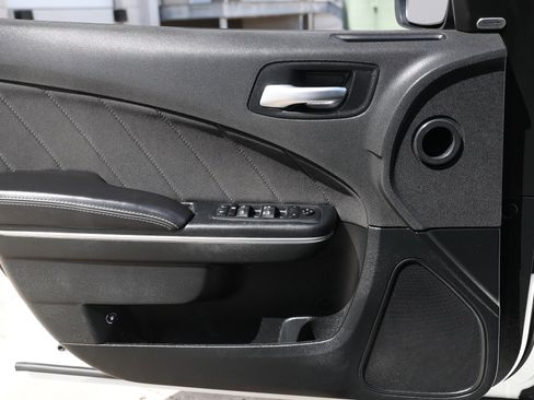 Used 2018 Dodge Charger R/T Scat Pack RWD image 45