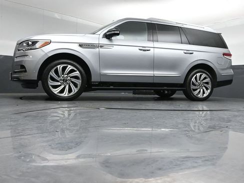 Certified 2023 Lincoln Navigator Reserve AWD/4WD image 42