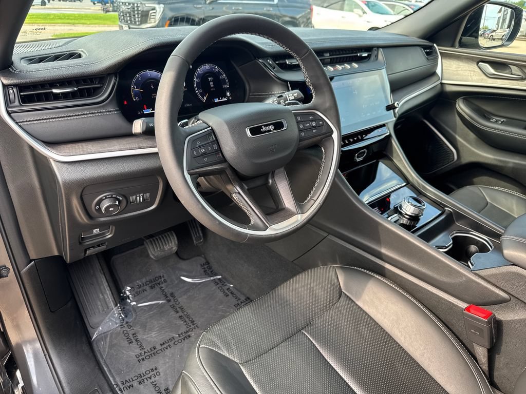 Used 2026 Jeep Grand Cherokee Limited AWD/4WD image 11