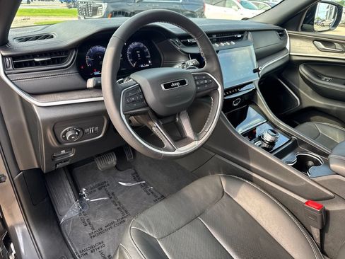 Used 2026 Jeep Grand Cherokee Limited AWD/4WD image 11
