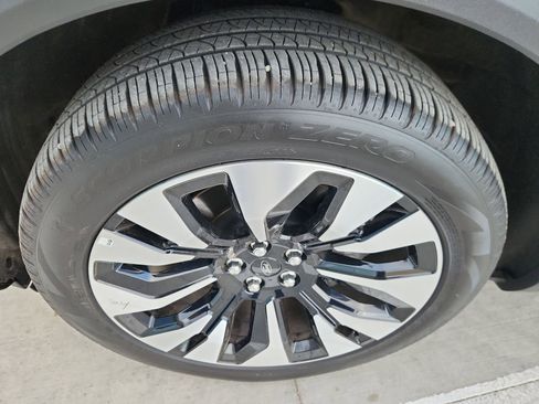 Used 2025 Ford Explorer Platinum w/ LUX Leather Package image 19