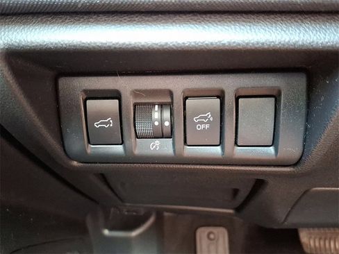 Used 2023 Subaru Outback Premium image 22