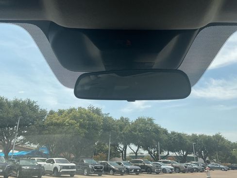 Used 2025 Nissan Kicks SV FWD image 17