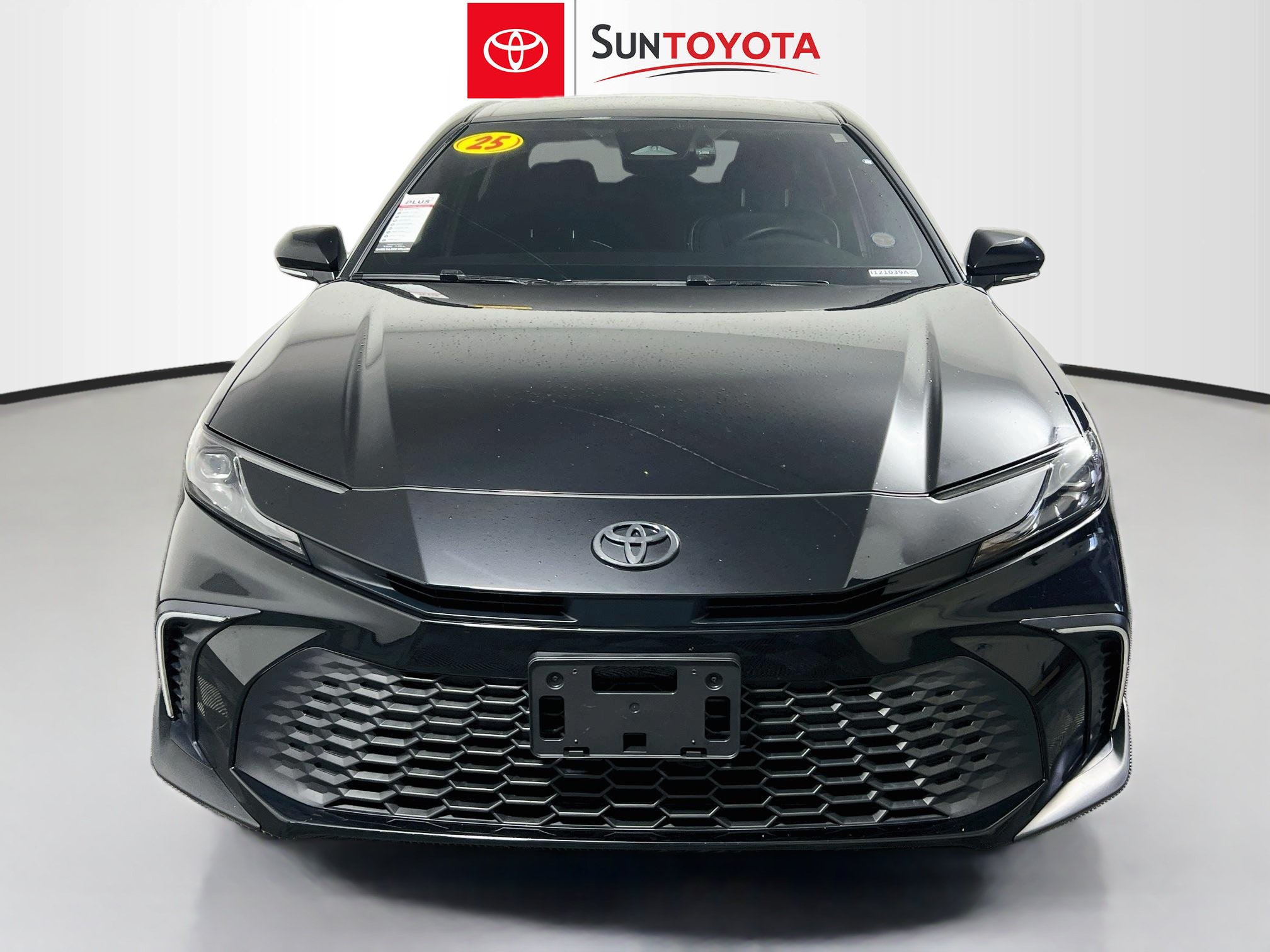 Used 2025 Toyota Camry SE FWD image 10