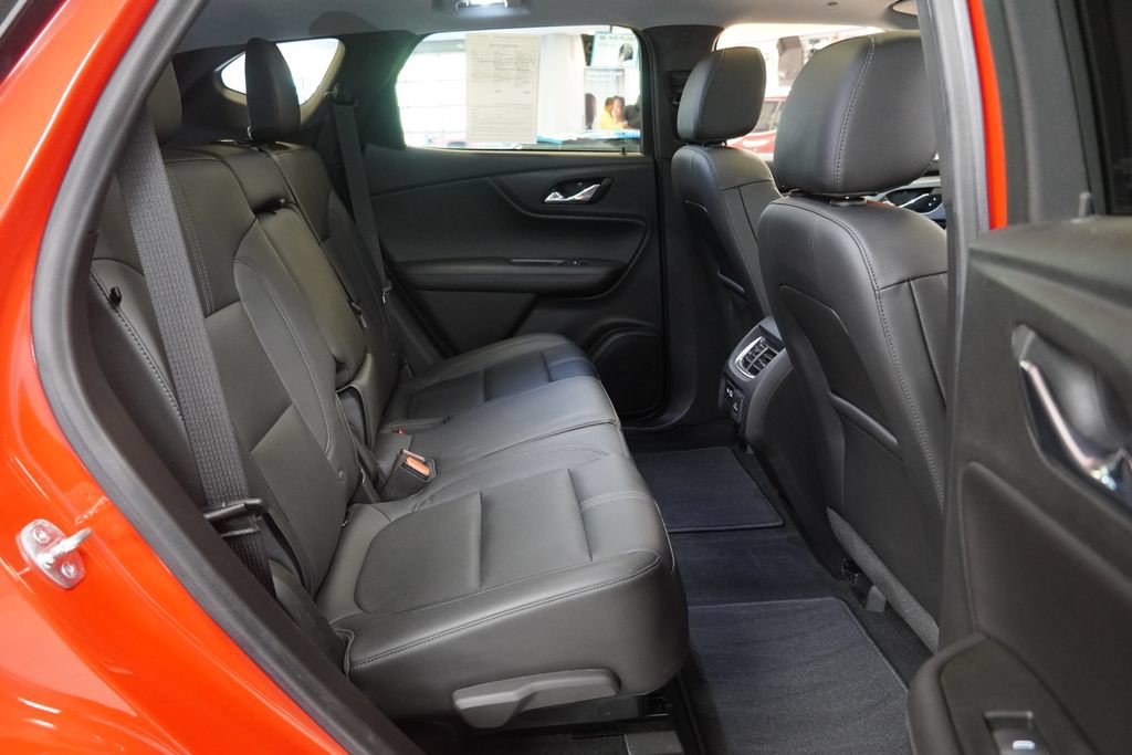 Used 2020 Chevrolet Blazer LT w/ Sound & Technology Package AWD/4WD image 33